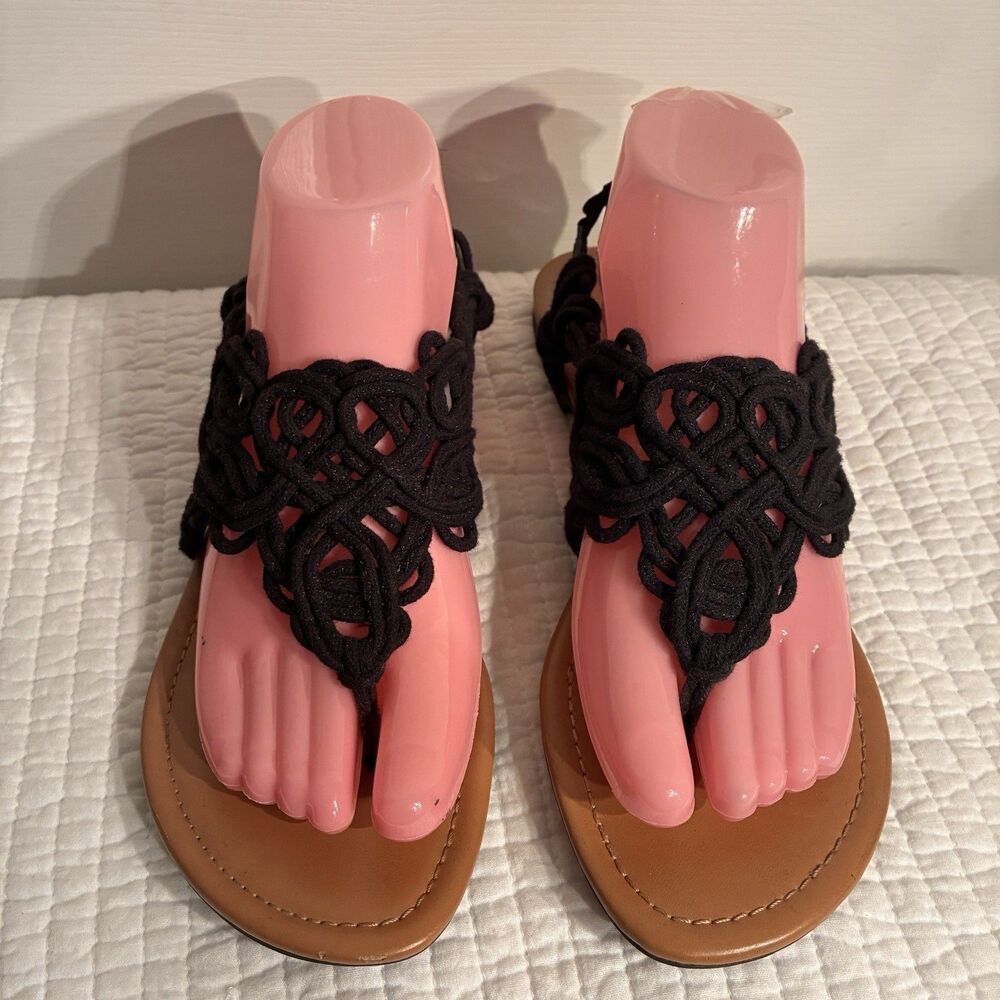 American Eagle Outfitters Women's Black Thong Sandals With Woven Design. Size 8